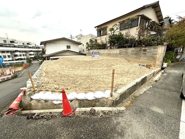 兵庫県西宮市一里山町(現地)