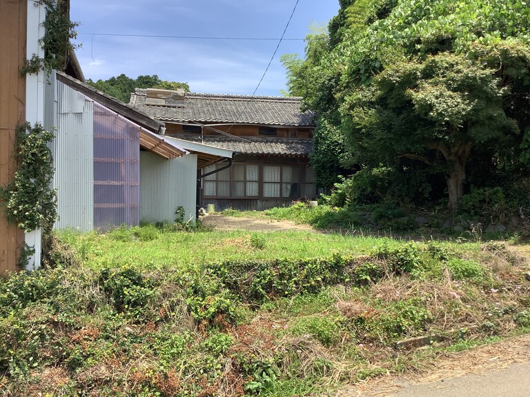 福岡県宗像市上八(明治時代に建てられた古民家があります(未登記))