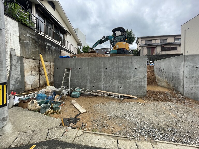 福岡県福岡市中央区輝国２丁目