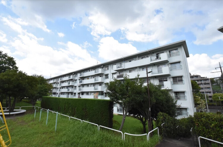 鶴川二丁目住宅