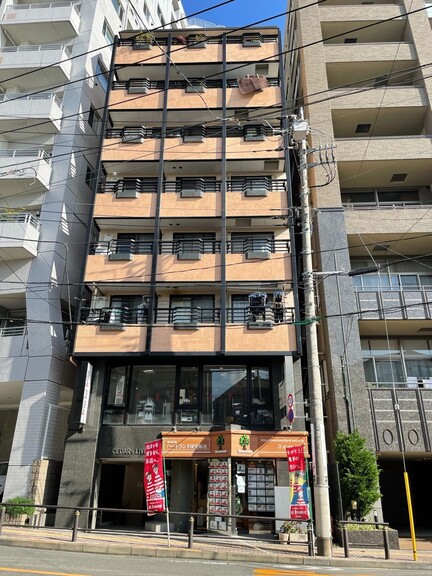 東京都世田谷区奥沢３丁目(■自由通りに面する、視認性の高いマンションです)