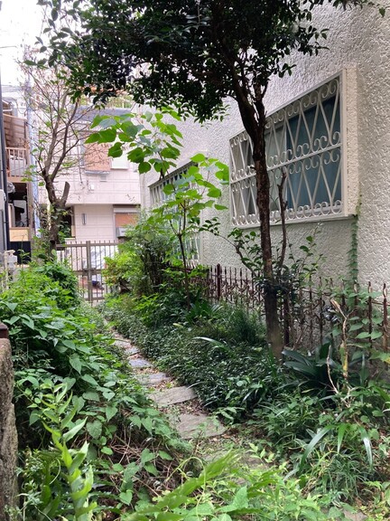 東京都渋谷区本町６丁目(敷地内からの写真です。更地引渡（更地引渡）)