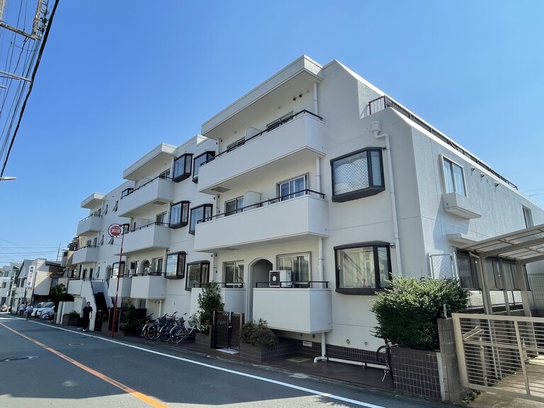 マートルコートつつじヶ丘(【外観】京王線急行停車駅「つつじヶ丘」駅から徒歩14分)