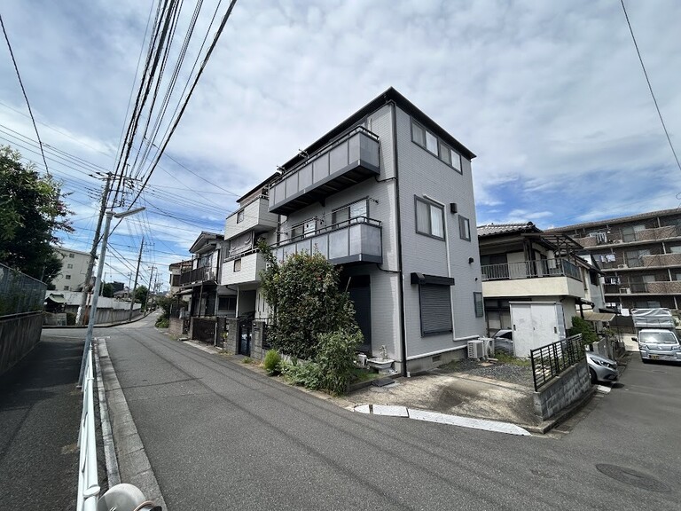 埼玉県さいたま市緑区原山２丁目(外観・前面道路)