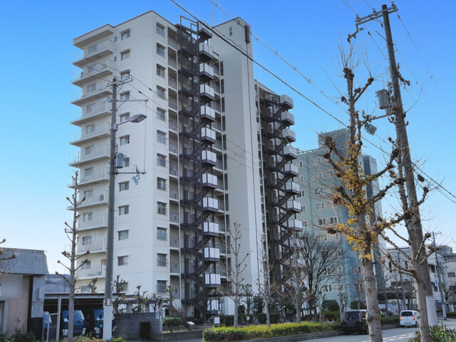 クローバーハイツ市岡(外観)