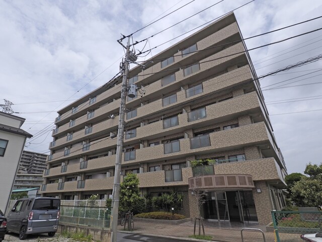 ローヤルシティ草加松原壱番館(外観)