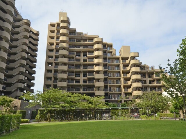 エステシティ海浜幕張四番館(外観)