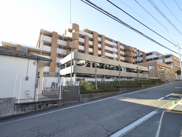 ライオンズヒルズ多摩永山弐番館(外観)