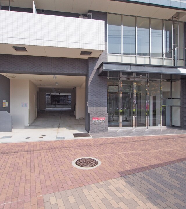 エステムコート神戸・県庁前Ⅳ　グランディオ(アプローチ)