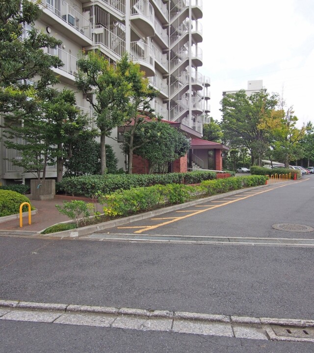 新松戸サンライトパストラル六番街(アプローチ)