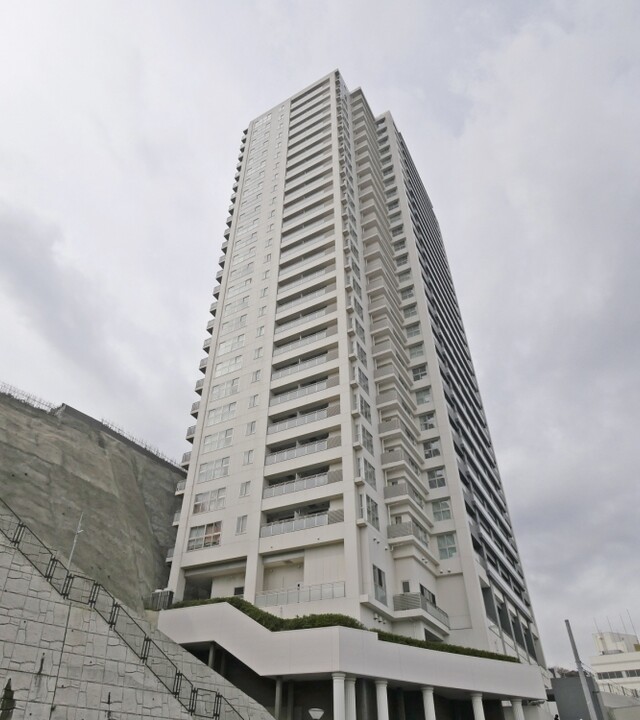 サンコリーヌタワー横須賀中央駅前(外観)