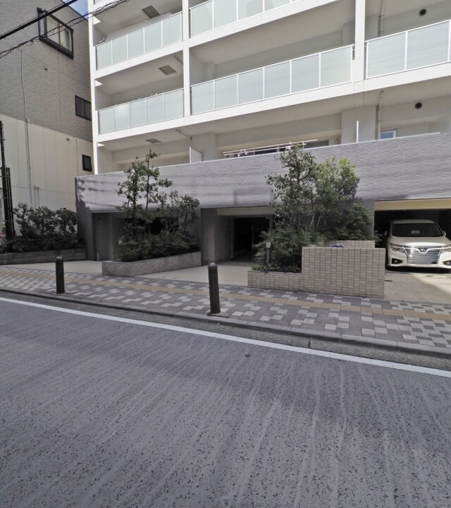 ルネサンス横浜阪東橋医大通り(アプローチ)