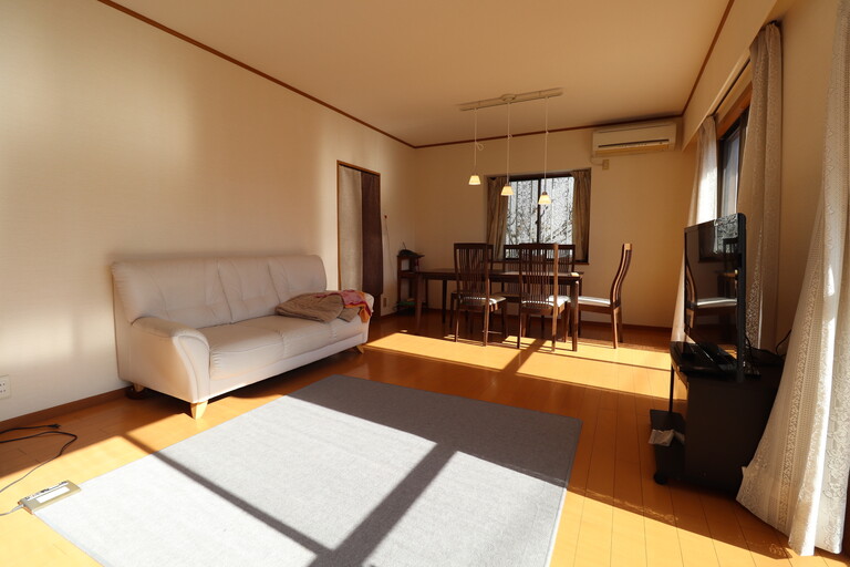 神奈川県横浜市青葉区美しが丘西３丁目(リビングダイニング 家具等は販売対象に含まれません。)