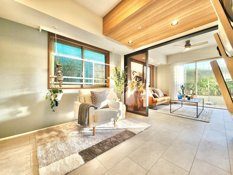パークハウス鵠沼海岸(・約5.5畳の洋室はLDKと繋げて利用することも可能です。 家具等は販売対象に含まれません。)