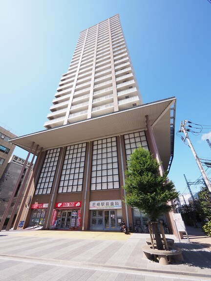さきタワー・サンクタス尼崎駅前(建物外観)