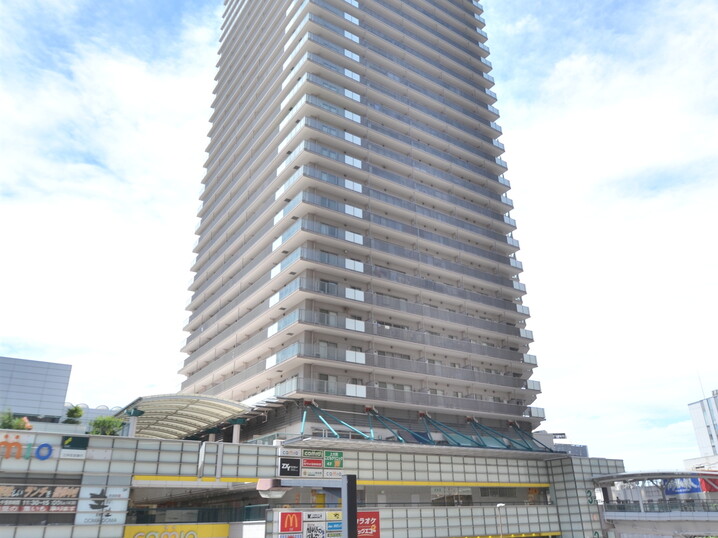 横浜ヘリオスタワー(外観)