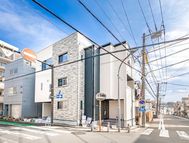 神奈川県横浜市西区伊勢町２丁目(外観写真(2024.2月撮影)建物が完成致しました。現地については、お気軽にご見学可能となっております。皆様からのお問い合わせ心よりお待ちしております。)