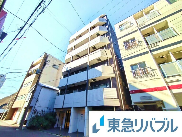 イアース横濱赤門町(【外観】平成30年6月築、オートロック・宅配BOX付きのマンションです)