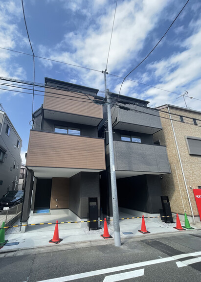 東京都大田区羽田３丁目(2024年3月完成いたしました。対象物件は左側の物件です)