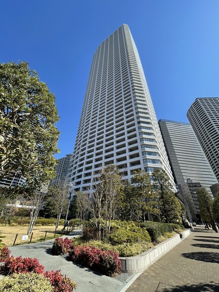 ザ・パークハウス西新宿タワー６０(外観／2017年8月築、地上60階建の制震構造タワーレジデンス、三菱地所レジデンス㈱他旧分譲、㈱フジタ施工)