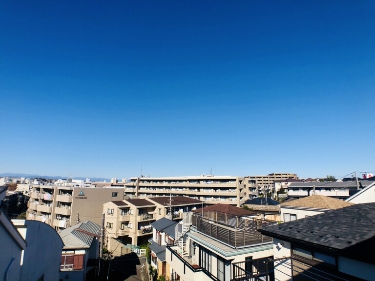神奈川県横浜市青葉区つつじが丘(敷地内からの眺望です。隣接地が１段下がっているため、眺望良好でございます！)
